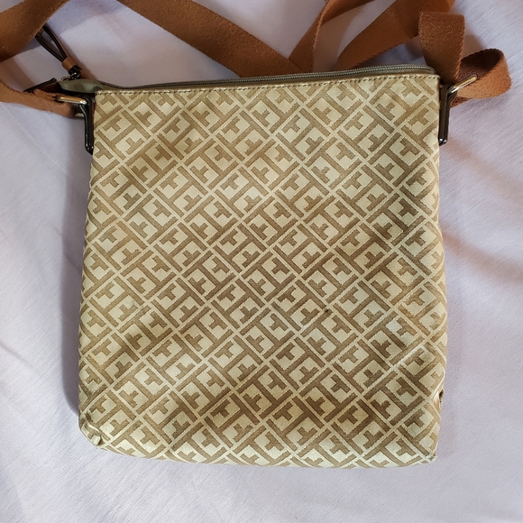 TOMMY HILFIGER monogram large cross body bag - Picture 3 of 5